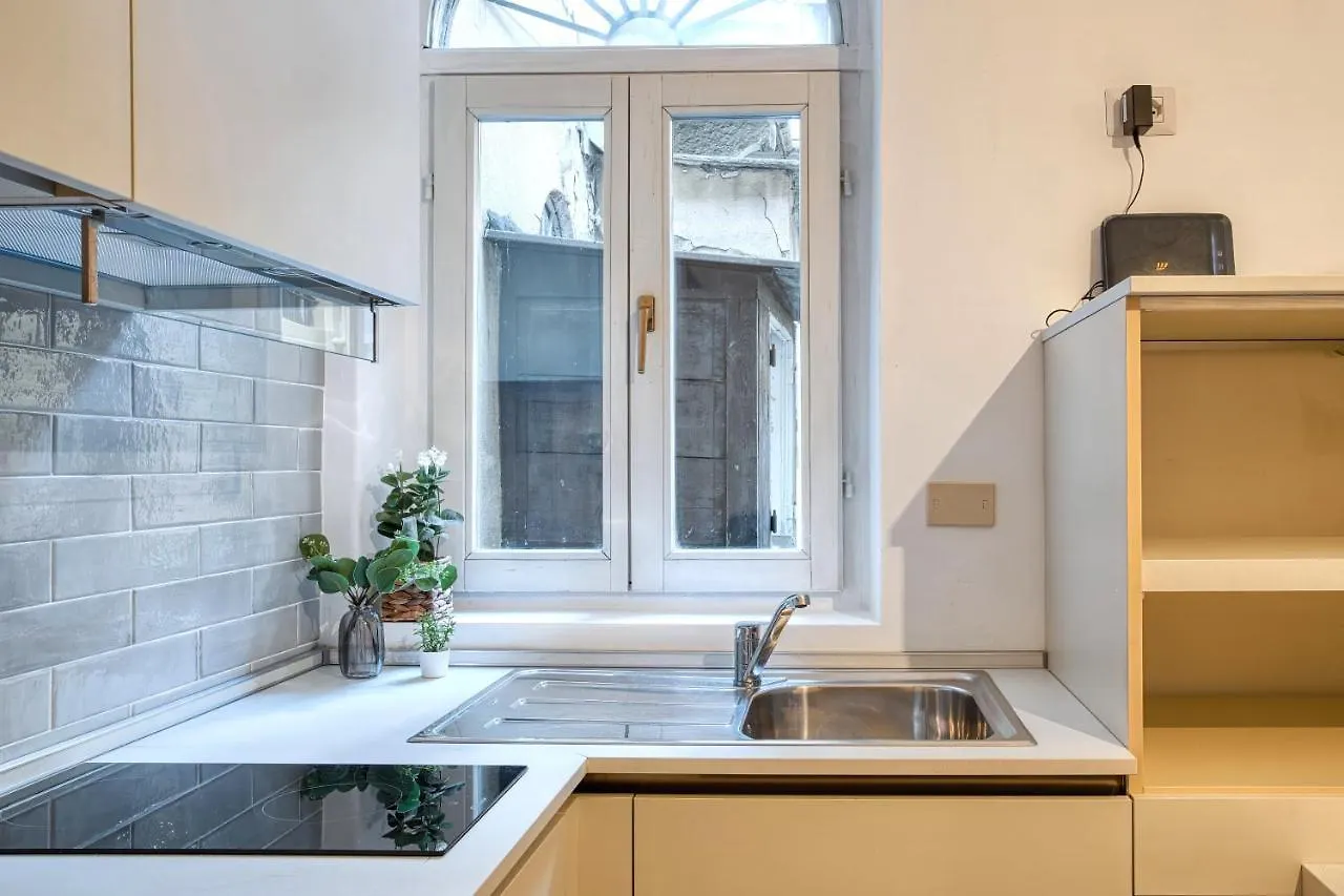 Joivy Compact Studio Near City Centre Milánó
