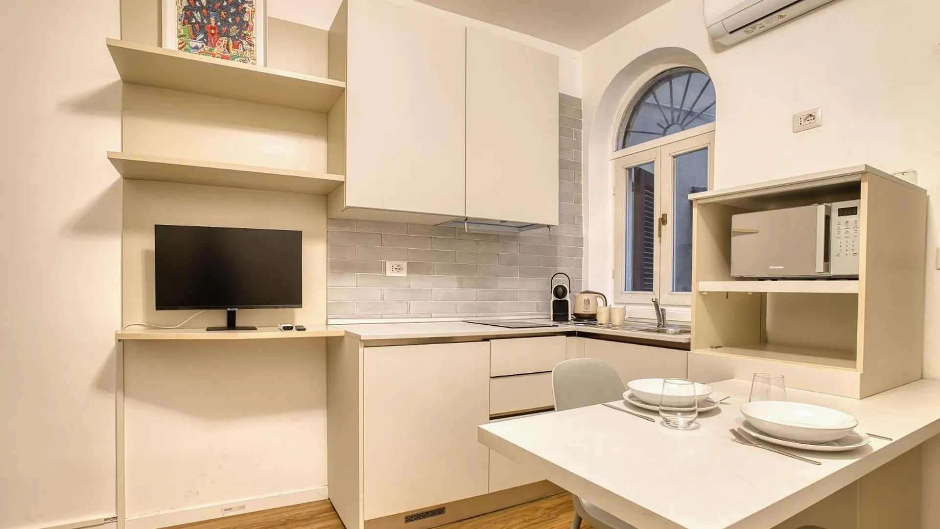 Joivy Compact Studio Near City Centre Milánó 0*,