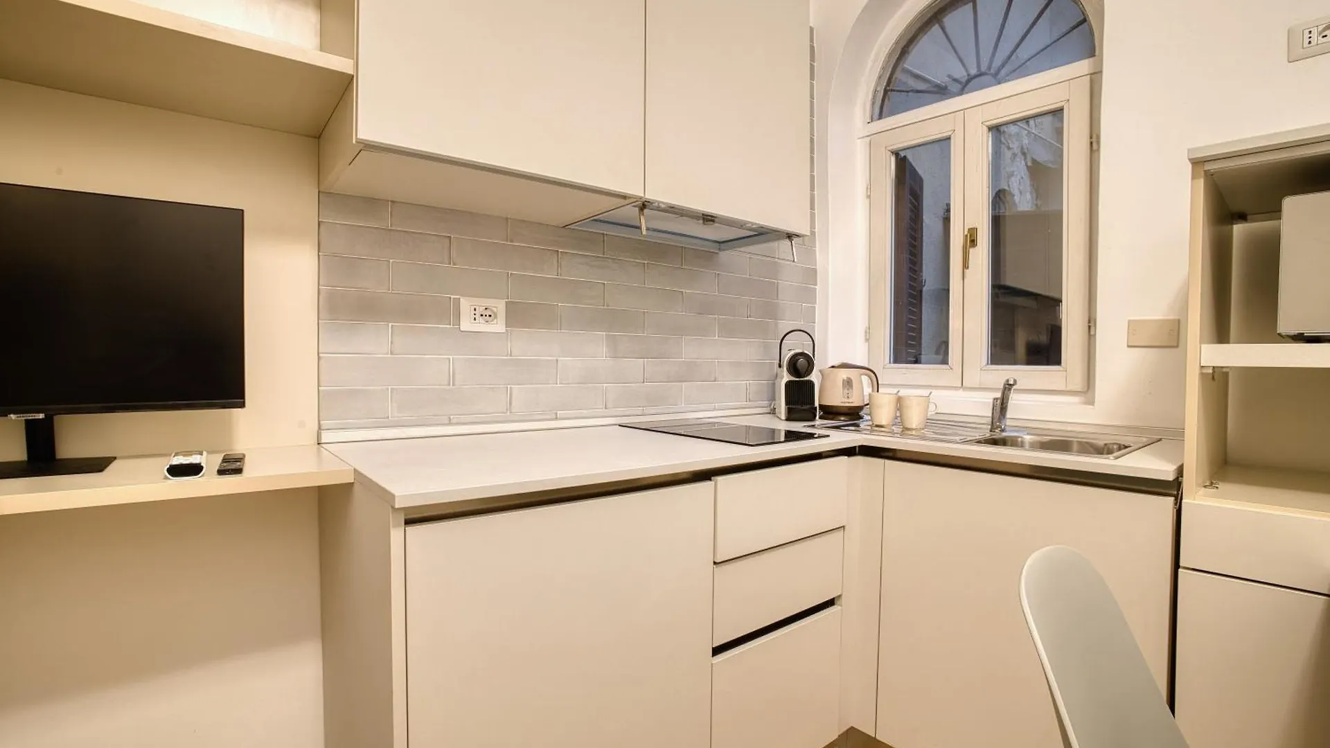 Joivy Compact Studio Near City Centre Milánó Apartman